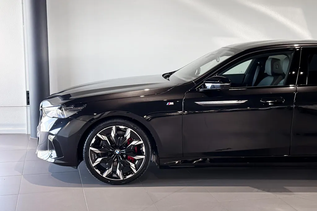 BMW i5 Sedan M60 xDrive 84 kWh