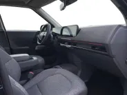 Kia EV2 Plus Advanced 42.2 kWh | DEMO | Direct Leverbaar! | 308 km actieradius | Harman Kardon Geluidssysteem | Schuif/Kantel dak | Ambient Lighting | 18' Lichtmetaal | Fabrieksgarantie |