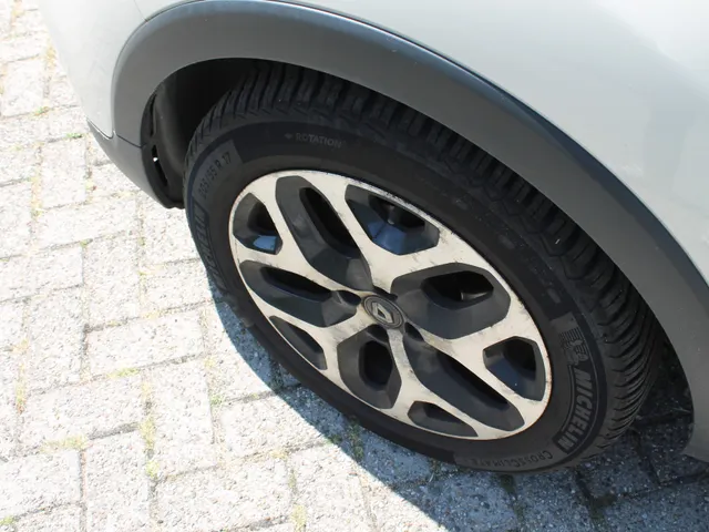 Renault Captur 0.9 TCe Intens | navigatie | trekhaak | climate control