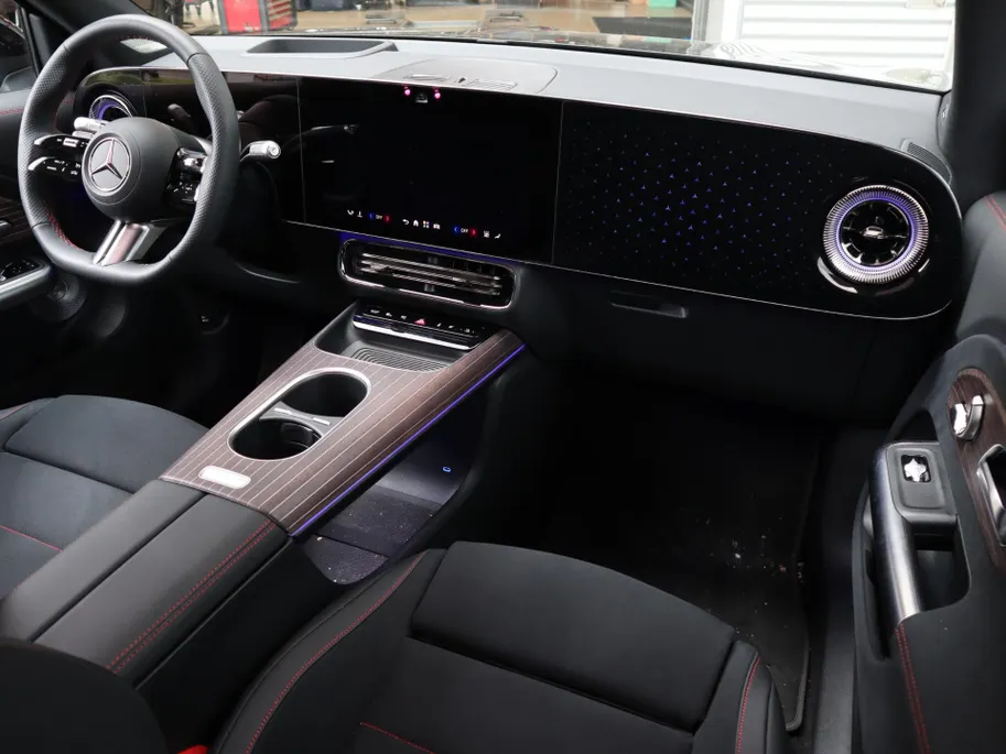 Mercedes-Benz GLB 250+ Business Solution AMG 85.5 kWh l Trekhaak l Keyless l Panoramadak