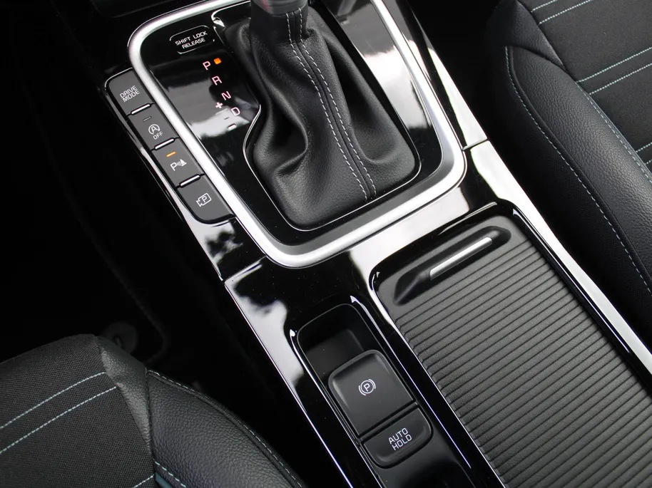 Kia Ceed Sportswagon 1.0 T-GDi MHEV Design Edition | Stuur-/stoelverwarming | Cruise adapt. | Camera | 16' LM | Elek. achterklep | JBL audio | LED |