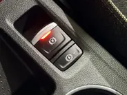 Renault Captur 145PK E-Tech full hybrid techno Automaat | 1ste Eigenaar | Google Built-in | Apple Carplay/Android Auto | Camera | Parkeersensoren | Lichtmetalen Velgen | LED Lampen | Digitale Cockpit | Licht & Regen Sensor | Armsteun |