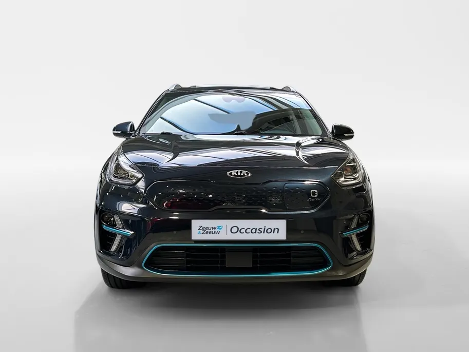 Kia e-Niro ExecutiveLine 64 kWh | Warmtepomp | Trekhaak Afneembaar + 13-Polige Stekker | Elektrisch verstelbare Voorstoelen | Bestuurdersstoel + Geheugen | Elektrisch Bedienbaar Schuif / Kanteldak | Stoelverwarming + Stoelkoeling | Stuurverwarming | JBL Geluidsinsta