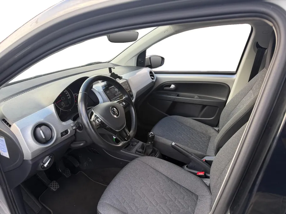 Volkswagen up! 1.0 | Camera | Parkeersensoren | Climate Control | Cruise Control | DAB | Stuurbediening | Bluetooth | Goed Onderhouden