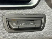 Renault Clio 145PK E-Tech Full Hybrid Techno Automaat | 9,3' Navi | Apple CarPlay/Android Auto | Climate Control | Cruise Control | Full LED | Camera | Parkeersensoren | Digital Cockpit | Licht & Regen Sensor |