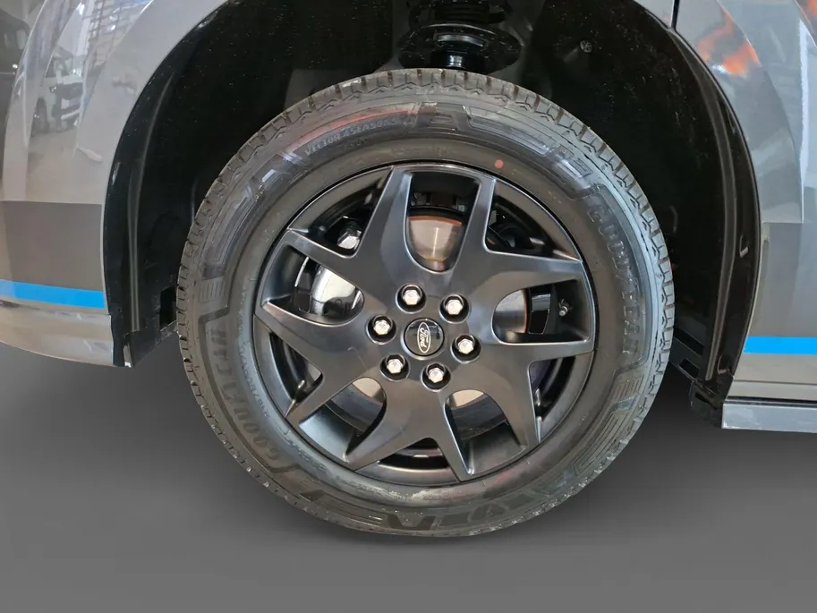 Ford E-Transit Custom 340 L2H1 Sport 71 kWh 218 pk | NIEUW TE BESTELLEN | 17' LM velgen | Laadruimtebescherming | Achteruitrijcamera | All weather banden | Trekhaak | Rijklaarprijs!