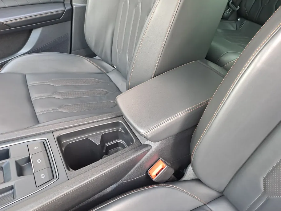 CUPRA Formentor 1.4 e-Hybrid VZ Copper Edition | Voorstoelen verwarmd | Automaat | ECC | Navi | Leer | Stuur verwarmd | Apple Carplay/Android Auto | Cruise control adaptief | SOH 93,6%
