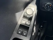 Ford Fiesta 1.0 EcoBoost Hybrid Titanium | Dealer onderhouden | NL auto | Winter pack | Parkeersensor achter | Navigatie via carplay | Apple carplay & Android auto | Cruise control | Bovag garantie |