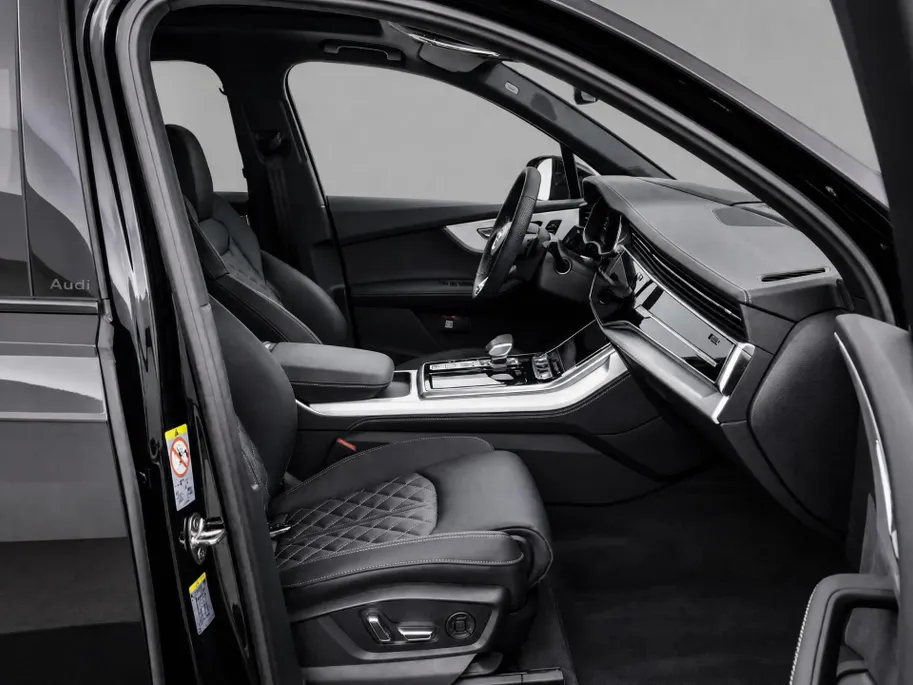 Audi Q7 55 TFSI e quattro Pro Line S 394 PK ·Leder bekleding · Assistentie. plus, remote park · Head-Up display · Glazen panorama dak · Bang & Olufsen