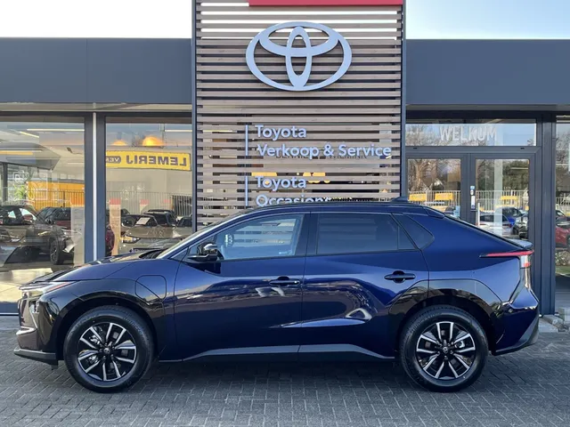 Toyota bZ4X Dynamic 73 kWh | NW Model | Direct Leverbaar | 2.000 Euro Inruil