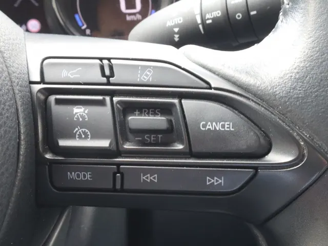 Toyota Yaris 1.5 Hybrid Launch Edition Bi-tone | JBL | Blindspot