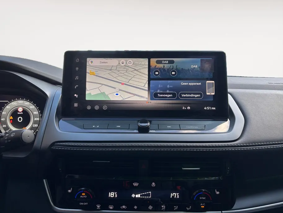 Nissan QASHQAI N-Connecta 158PK AUTOMAAT | Navigatie | Google Built-in | Adaptive Cruise Control | Climate Control | 360 camera | Parkeersensoren rondom | Lichtmetalen velgen | Panorama dak |