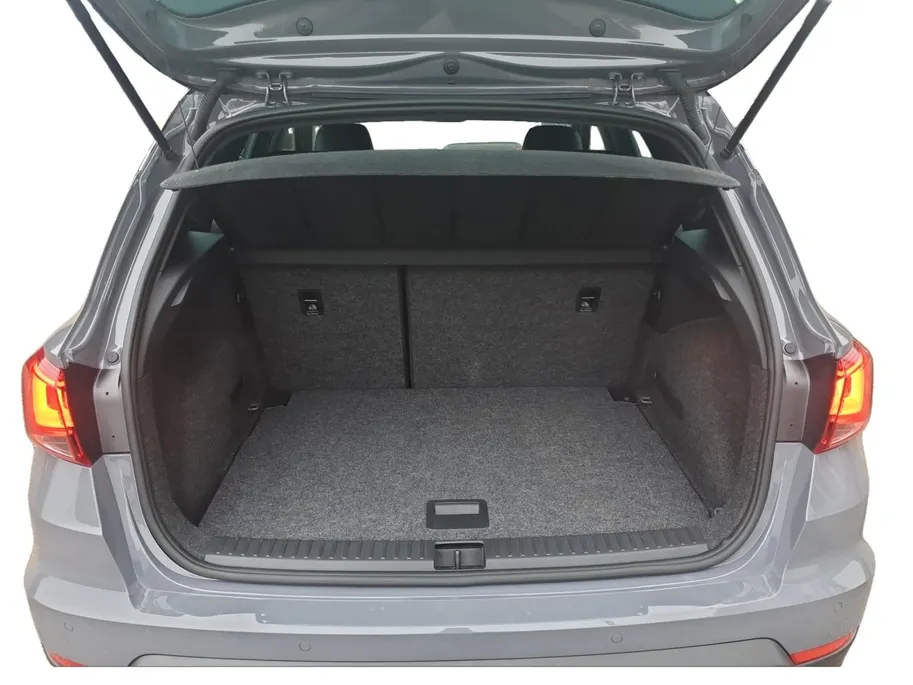 SEAT Arona Xperience | Climate control | Adaptieve cruise control | Camera | Apple CarPlay / Android  | Parkeersensoren voor en achter |