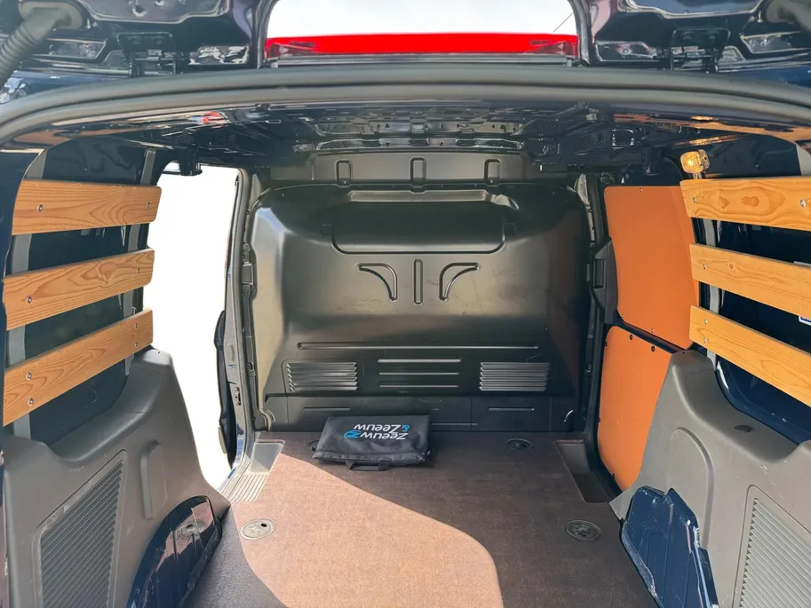 Ford Transit Connect 1.5 EcoBlue L1 Trend 100 pk | 2x schuifdeur | Navigatie | Achterklep met ruit | Cruise control | Voorruitverwarming | Verwarmde voorstoelen | Parkeersensoren