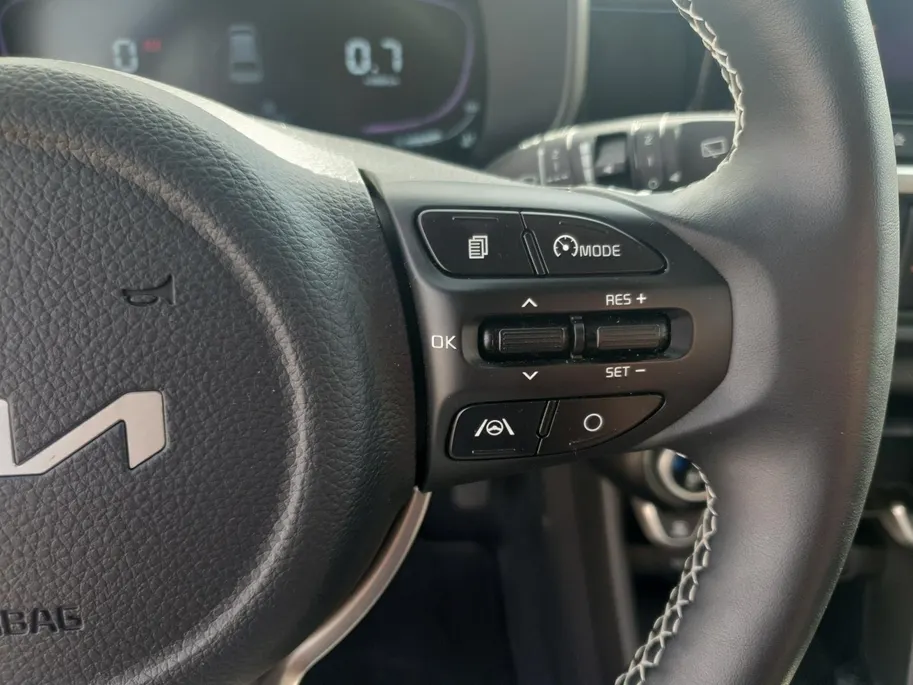 Kia Picanto 1.0 DPI ExecutiveLine | Stoel en stuurverwarming | Navigatie | Camera | Keyless met startknop | Climate control | Cruise control | Getinte ramen achter |