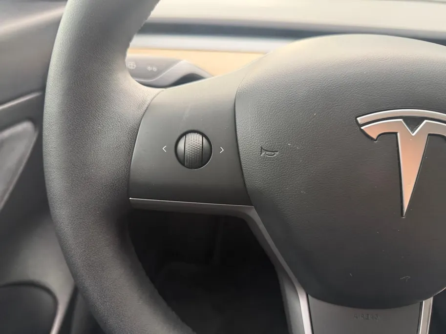 Tesla Model 3 Standard RWD Plus 60 kWh 87,8% SoH | 448Km Actieradius | Goed onderhouden! | Panoramadak | Elektr. Stoelen | Autopilot | 12 maanden garantie! |