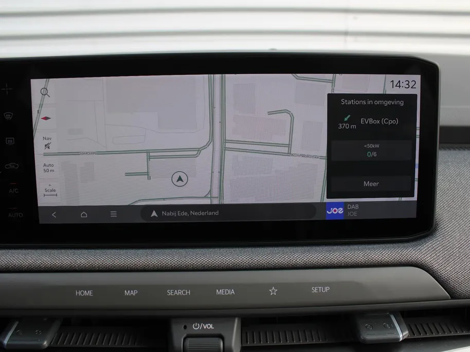 Kia EV3 Plus Advanced 81.4 kWh | Stuur/stoelverwarming | Schuifdak | Camera | Elek. stoelverstelling | 19' LM | Dodehoek detectie | Clima | LED |