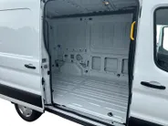 Ford Transit 350 2.0 TDCI L2H2 Trend 130 pk FWD | BPM-VRIJ | Achteruitrijcamera | Trekhaak | Verwarmde bestuurdersstoel en bijrijdersbank | Cruise Control