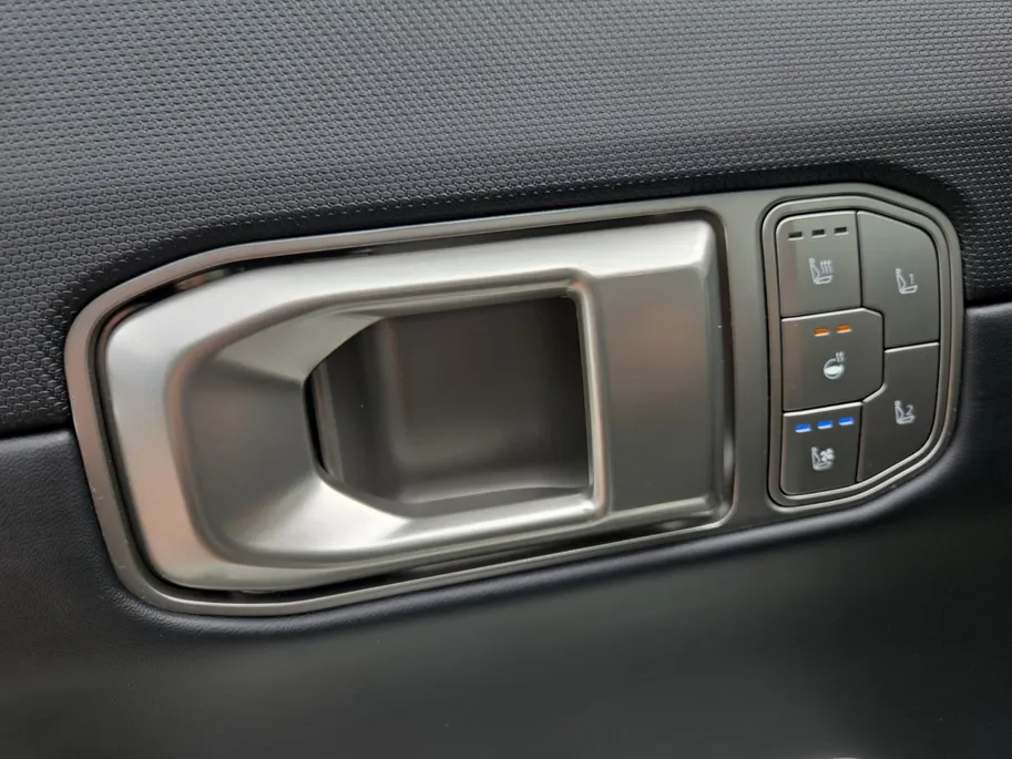 Kia EV4 GT-PlusLine 81.4 kWh Meest luxe uitvoering | 204 PK | Metallic lak | Fabrieksgarantie t/m 6-9-2032 + 3x 1 jaar*| NAP