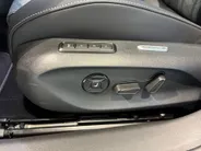 Volkswagen Passat Variant R-Line Edition 1.5 eHybrid 204 PK 6 DSG · Draadloze telefoonlader · Achteruitrijcamera · Sfeerverlichting · Black Style Pakket · Trekhaak inklapbaar, met elektrische ontgrendeling, incl. aanhangwagenmanoeuvreerhulp 'Trailer Assist' ·