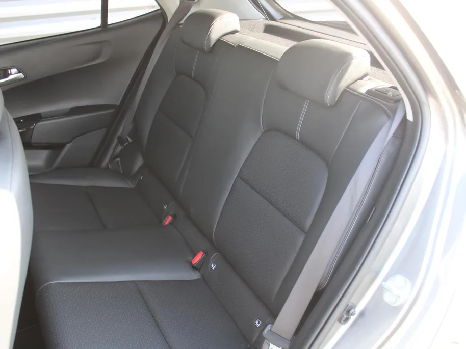 Kia Picanto 1.0 DPI GT-Line | Schuif-/kanteldak | Stuur-/stoelverwarming | Navi | Clima | Cruise | Camera | Leer | 16' LM | LED | Keyless |