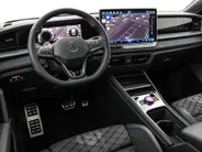 Volkswagen Tayron R-Line Edition 1.5 eHybrid 204 PK 6 versn. DSG · Rondomzichtcamera · Panoramaschuif-kanteldak · Trekhaak inklapbaar, met elektrische ontgrendeling, incl. aanhangermanoeuvreerhulp Trailer Assist · Prijs is inclusief inruilpremie · MEGA SALE