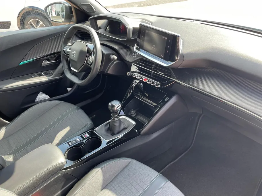 Peugeot 2008 1.2 PureTech Allure Pack *Navi+Camera*Climate Control*Stoelverwarming*LM.Velgen*1ste eigenaar!