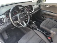 Kia Stonic 1.0T MHEV DynamicPlusLine | Trekhaak | Navigatie | Climate control | Cruise control | Keyless met startknop | Getinte ramen achter | Apple Carplay / Android Auto |