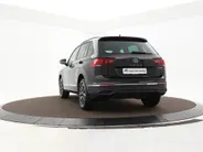 Volkswagen Tiguan 1.4 TSI eHybrid 245pk DSG Life Business · Camera · Inklap. Trekhaak · Stuur- & Stoelverwarming · Apple/Android Car Play · Elek. Achterklep ·