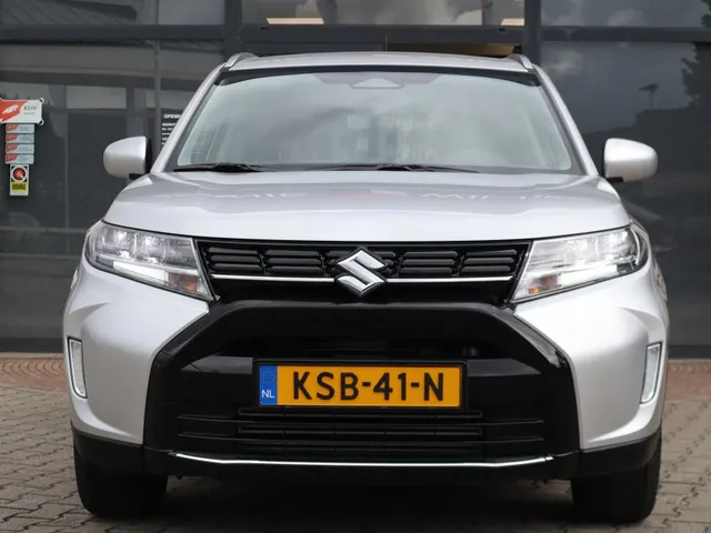 Suzuki Vitara 1.4 BoosterJet Hybrid Select Automaat All Seasons | Carplay | Adaptive Cruise