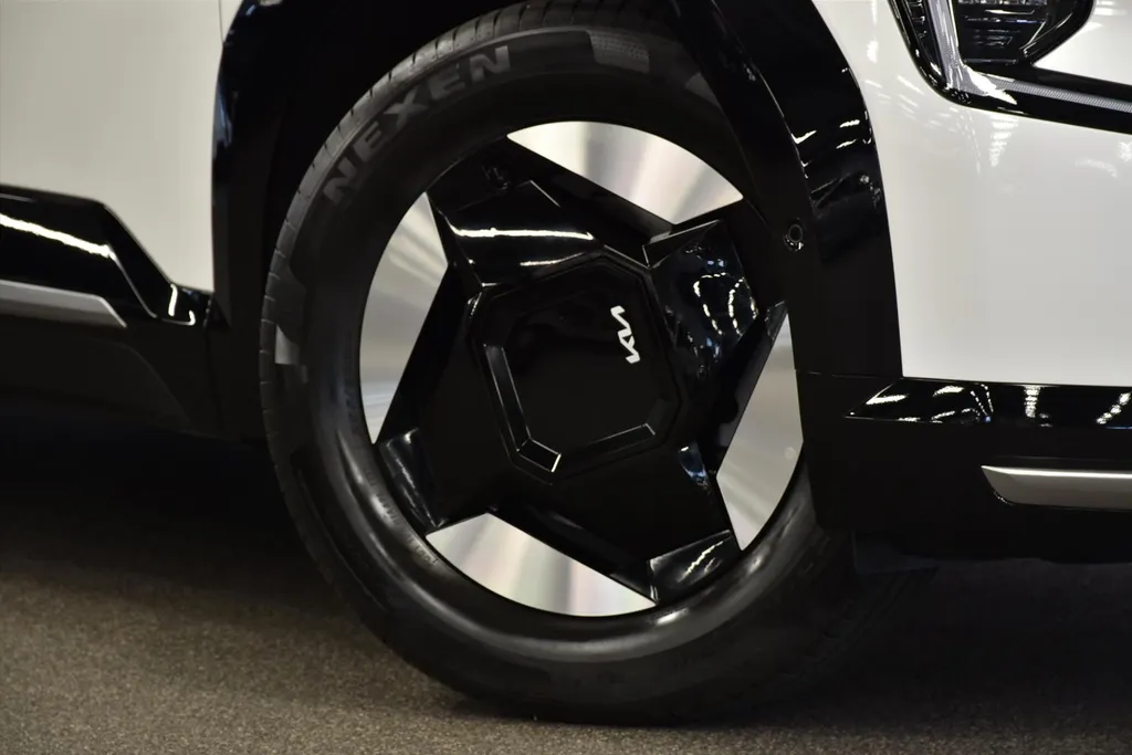 Kia EV9 99,8kWh 204pk RWD Plus NIEUW BESTELLEN