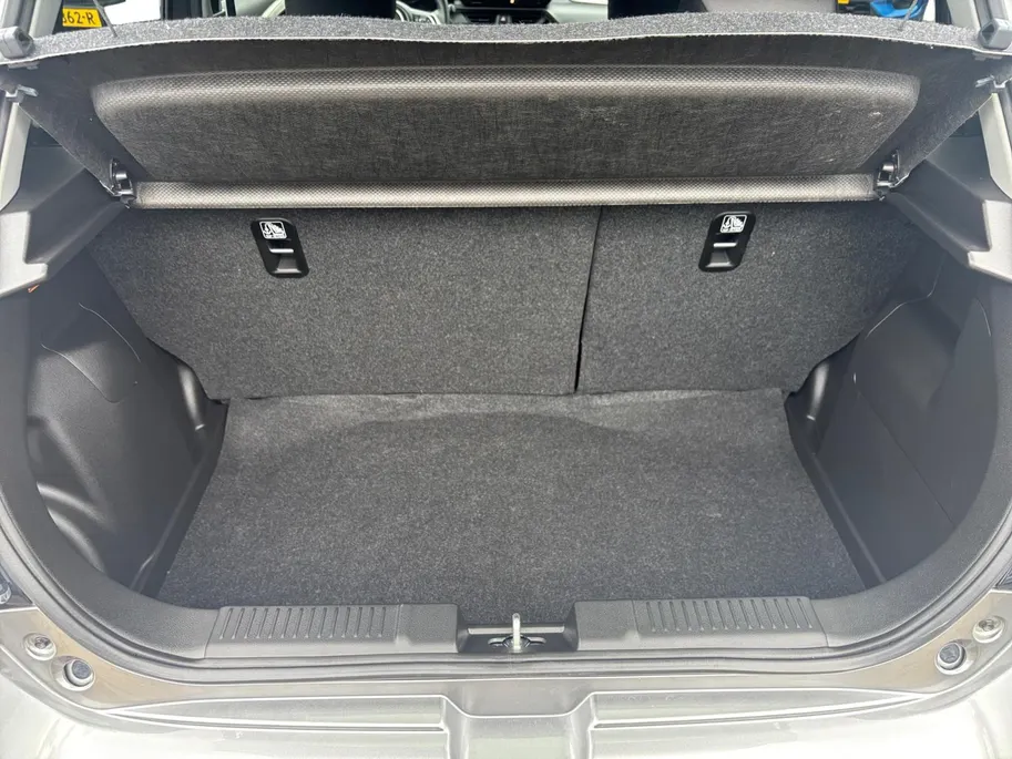 Suzuki Swift 1.2 Select Smart Hybrid | Achteruitrijcamera | Stoelverwarming | Apple/Android Carplay | Climate Control | Fabrieksgarantie! |