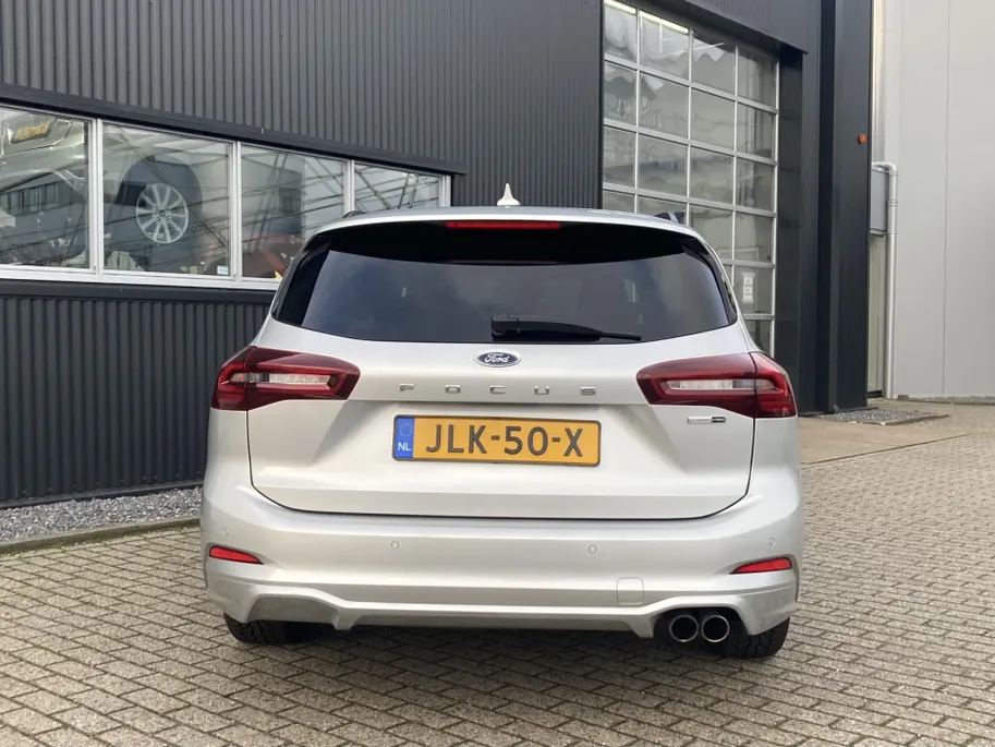 Ford Focus 1.0 EcoBoost Hybrid 125 pk ST Line Wagon SYNC4  Groot Navigatie touchscreen -Winter Pack-Parkeersensoren voor en achter