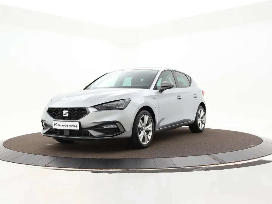 SEAT Leon 1.4 TSI eHybrid 204pk DSG PHEV FR Business Intense · Apple/Android Car Play · Stoelverwarming · Draadloze Telefoonlader · ACC · Parkeer assistent ·