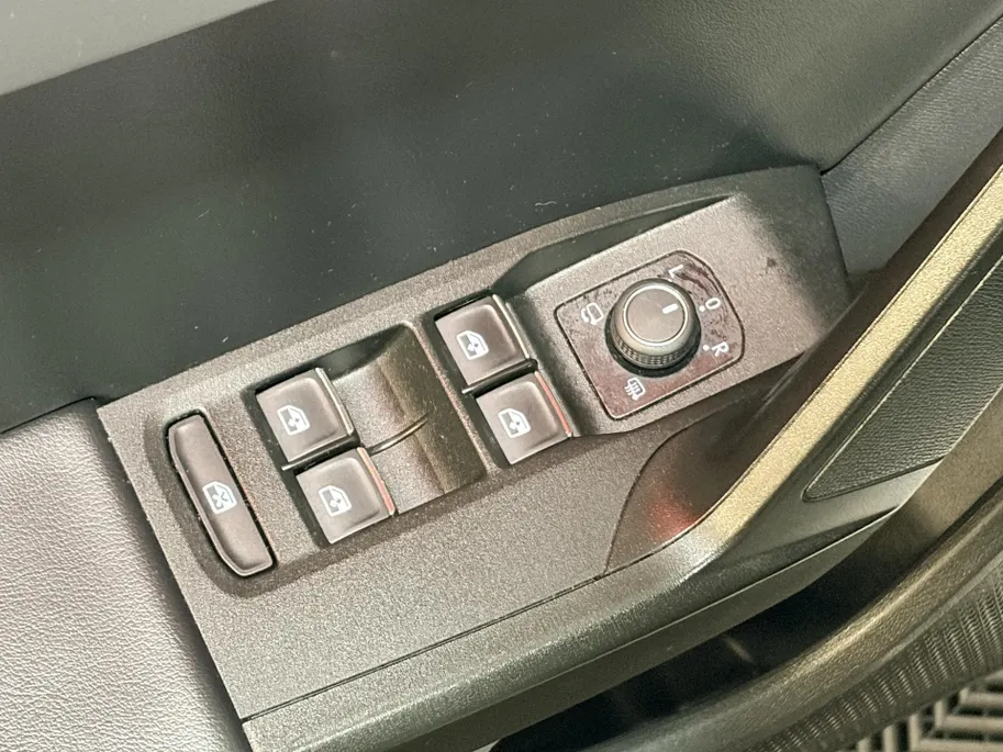 SEAT Leon Sportstourer 150PK 1.5 TSI FR Business Intense | Navigatie | Cruise Control Adaptief | Climate Control | Apple Carplay/Android Auto | Camera | Parkeersensoren | Lichtmetalen Velgen | Licht & Regen Sensor |