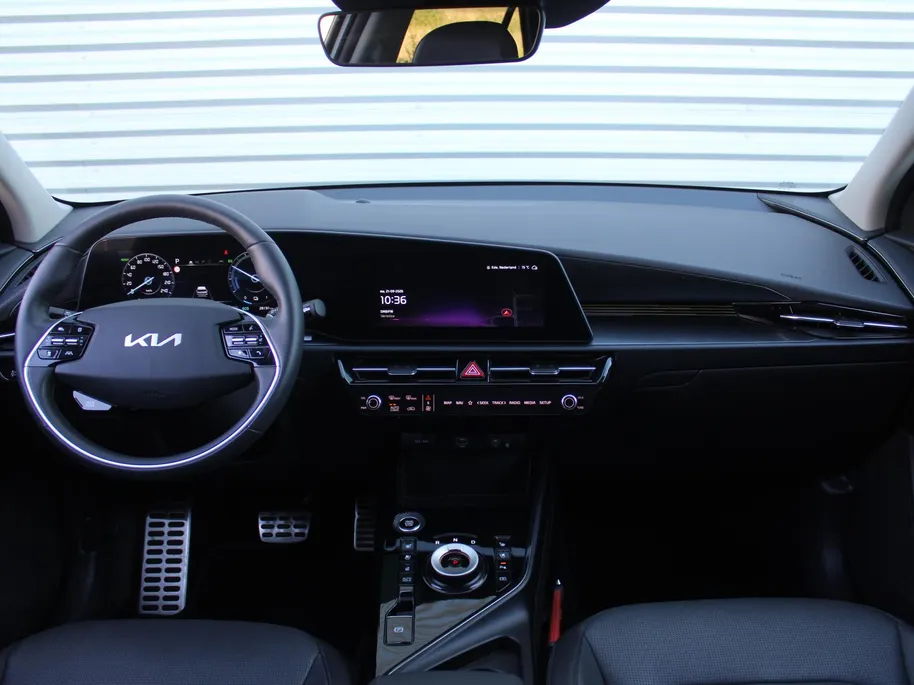 Kia Niro 1.6 GDi Hybrid ExecutiveLine | Camera | Leer | Schuifdak | Stoelverwarming+ventilatie | Elektr. stoelverstelling + achterklep | 18' LM | HUD |