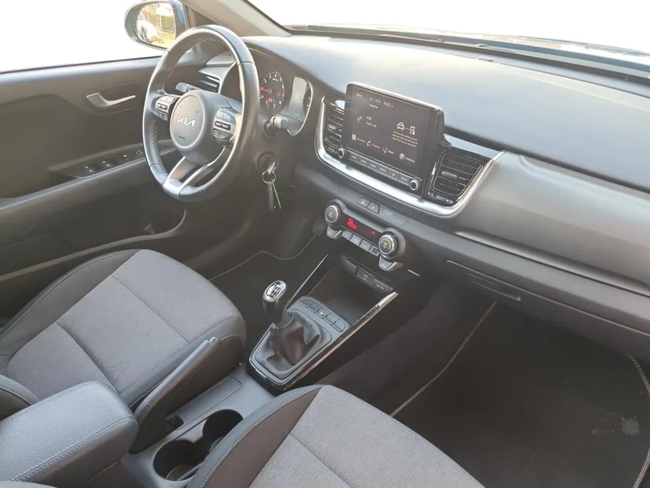 Kia Stonic 1.0T DynamicLine | Camera | Climate control | Apple Carplay / Android Auto | Cruise control | Parkeersensoren achter | Lichtmetalen velgen 16inch |