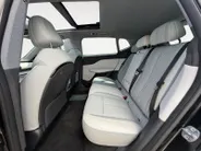 Voyah Courage Business Edition 80 kWh | Demo | Zeer compleet | 476 km range | Open dak | Stoel koeling & verwarming & memory |