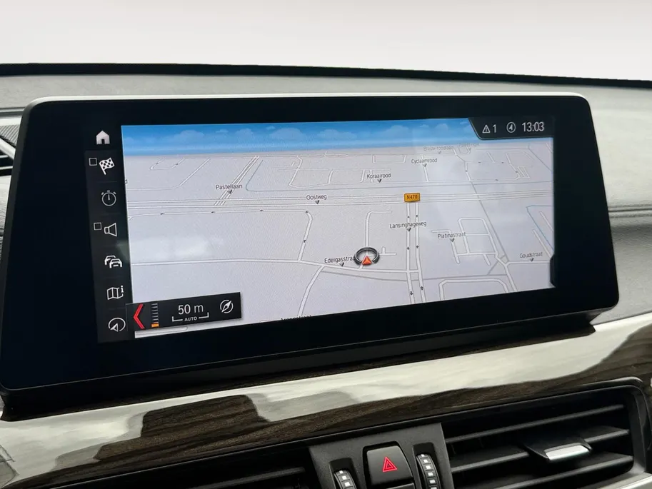 BMW X1 sDrive18i Business Edition Plus | Trekhaak | Leder | Navi | Stoelverwarming | Head-Up Display | Ambient Lighting | NL AUTO | Cruise Control | Climate Control | 12 maanden Bovag garantie |