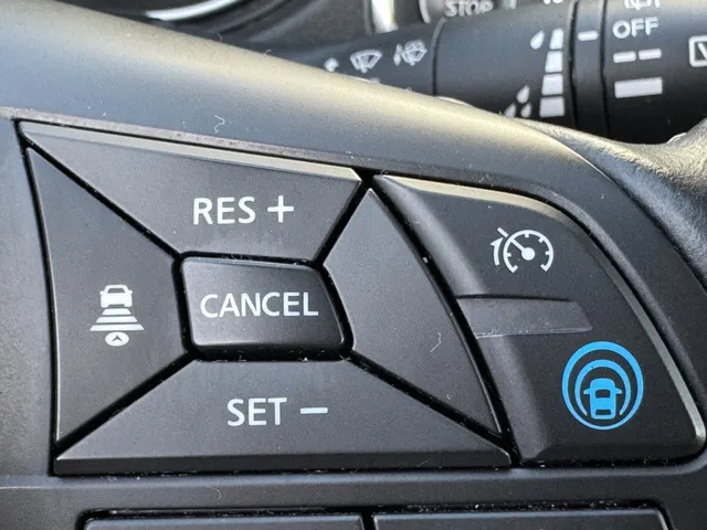 Nissan QASHQAI 1.3 DIG-T Tekna Pro pilot automaat