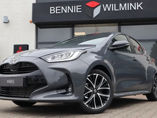 Toyota Yaris 1.5 Hybrid 115 Dynamic | V+A Parkeersensoren | Stoel & Stuur Ver