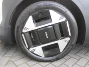Kia EV3 Plus Advanced 81.4 kWh | Stuur/stoelverwarming | Schuifdak | Camera | Elek. stoelverstelling | 19' LM | Dodehoek detectie | Clima | LED |