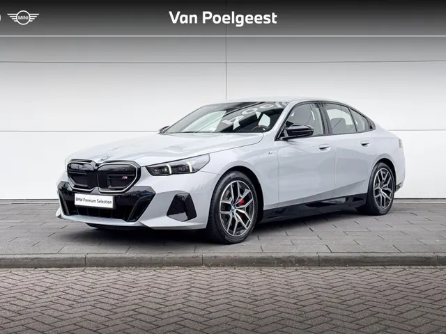 BMW i5 Sedan