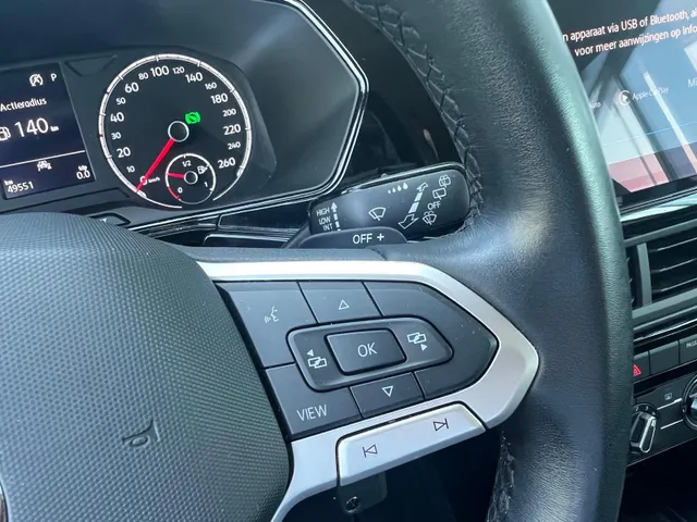 Volkswagen T-Cross 1.0 TSI Life AUTOMAAT | APPLE CARPLAY / ANDROID AUTO | 17 INCH | ADAPTIVE CRUISE CONTROL | ALL SEASON BANDEN | 7 DSG | NED. AUTO |