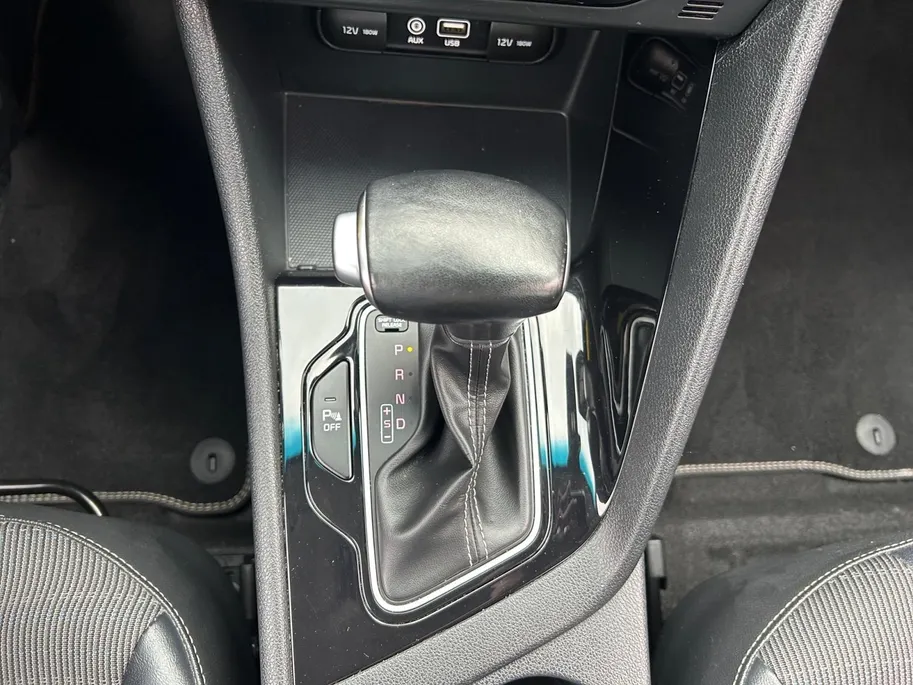 Kia Niro 1.6 GDi Hybrid DynamicLine | Trekhaak Vast + 13-Polige Stekker | All-Seasonbanden | Apple Carplay / Android Auto | Navigatiesysteem | Parkeersensoren + Camera Achter | Cruise Control | Rijstrooksensor + Correctie