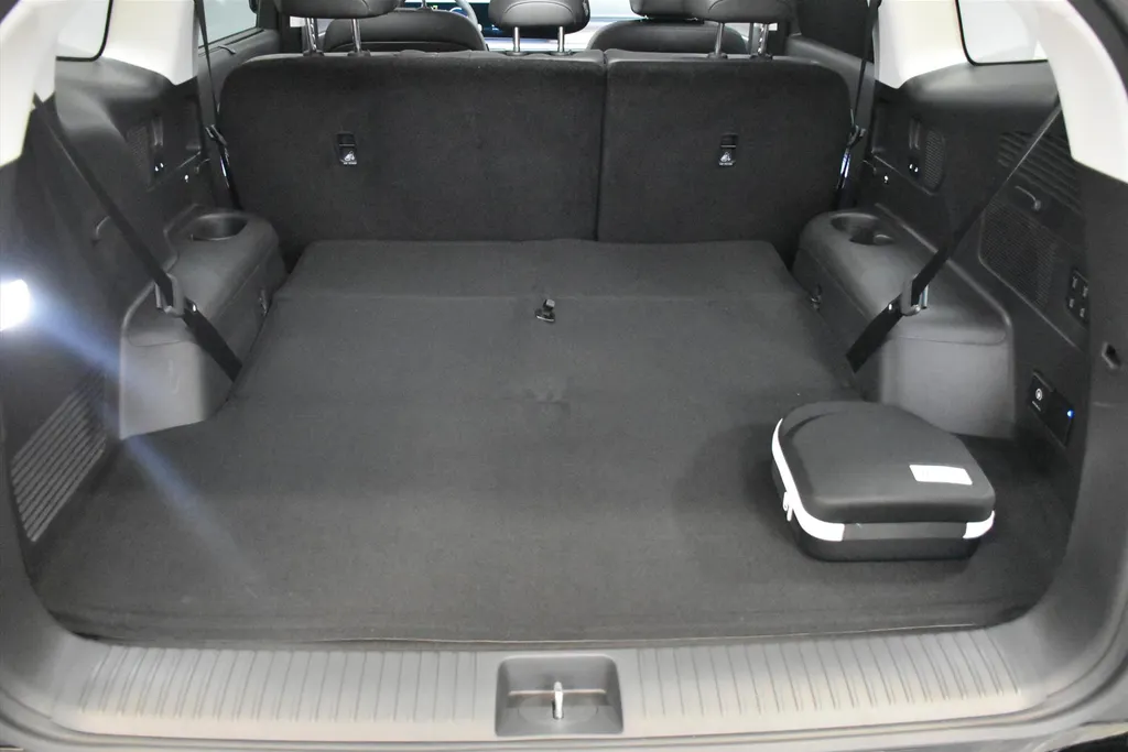Hyundai IONIQ 9 Connect Plus Blackline 110 kWh AWD 308PK