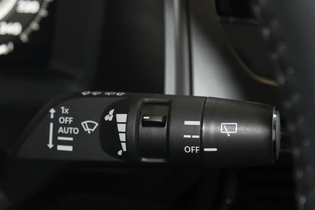 Nissan QASHQAI 1.5 e-Power Business Design | Navigatie| camera 360vieuw| Apple Carplay & Android auto | Pdc voor en achter | Two-tone lak | LM wielen | Pro-pilot | Climate controle | Inklapbare buitenspiegels | I-key |