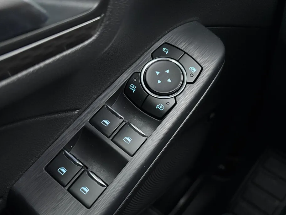 Ford Kuga 2.5 PHEV Sound Edition | €4.000,- korting! | Beperkt beschikbaar| Panoramadak | El. Trekhaak | B&O Premium Audio | 20' Lichtmetalen velgen | 360Camera | Unieke bekleding | | Nieuw te bestellen
