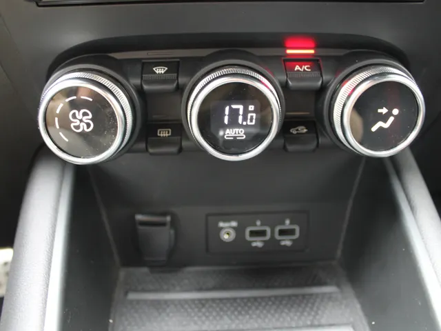 Renault Captur 1.3 TCe 140 EDC ( automaat ) R.S. Line | automaat | navigatie | grootscherm