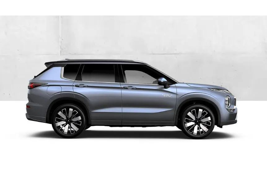 Mitsubishi Outlander 2.4 PHEV Instyle+ € 5.000 euro korting eigen voorraad| 8 jaar garantie| Snel leverbaar | Totaalprijs op is op.m25